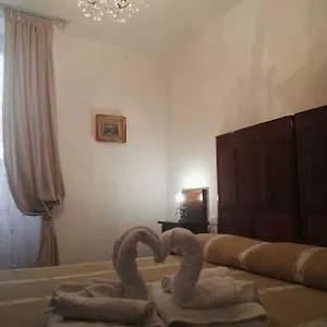 https://your-home-in-le-grazie.hotelitalianriviera.com